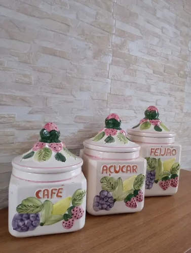 Conjunto de 3 Potes de Mantimentos Decorativos - Café, Açúcar e Feijão (Novos)