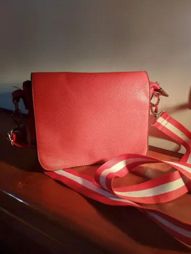 Bolsa de ombro vermelha marisa elegante