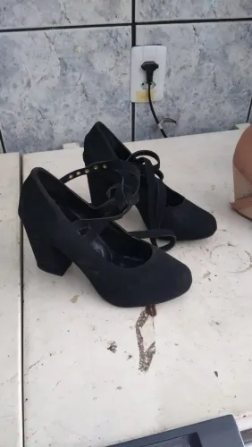 Sapato preta com salto veludo 