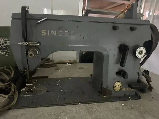 Maquina de Costura Zig-Zag Singer