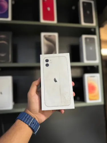 IPHONE 11 Branco 64 gb - Novo