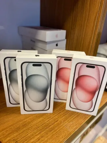 iPhone 15 novos preto e rosa