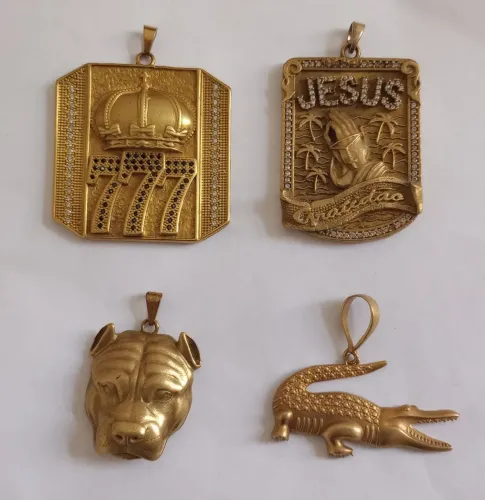 Pingentes de moedas antigas 