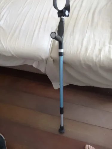 Bengala com apoio cotovelo 
