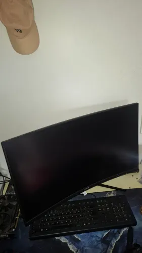Monitor curvado, 180hz ,27 polegadas 