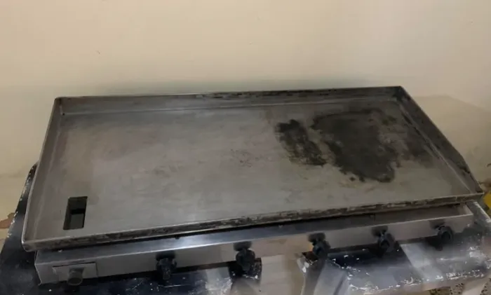 CHAPA A GÁS PROFESSIONAL 5 QUEIMADORES MODELO C120 VENÂNCIO