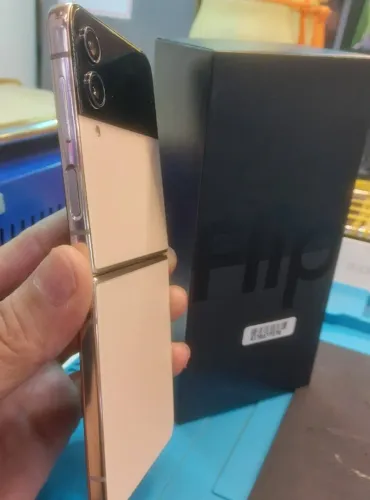 Tela Galaxy Z Flip 4