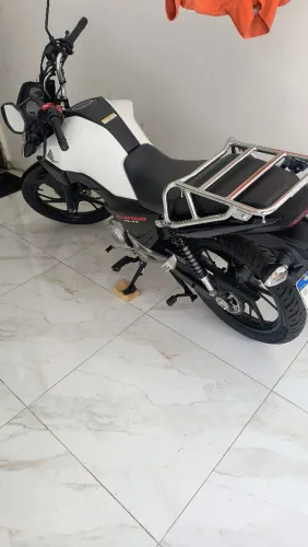 Moto nova , já emplacada letra 8