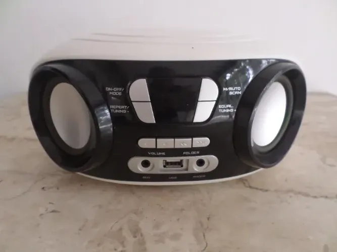 Rádio Mondial  FM USB e AUX