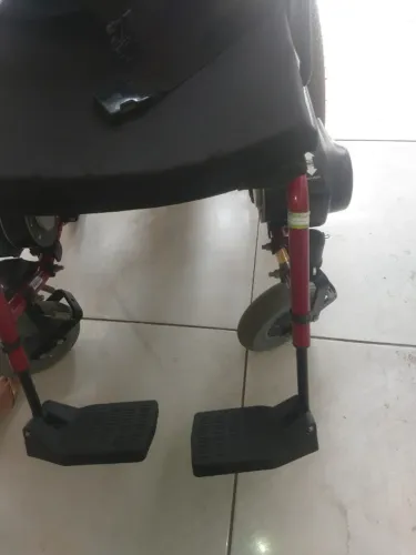 Cadeira de rodas motorizada