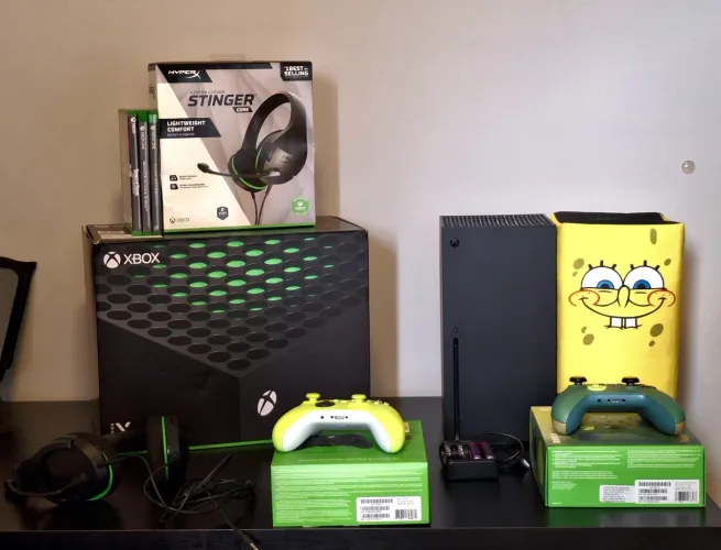 VENDO XBOX SERIES X COMPLETO C/ 2 CONTROLES + JOGOS + ACESSÓRIOS