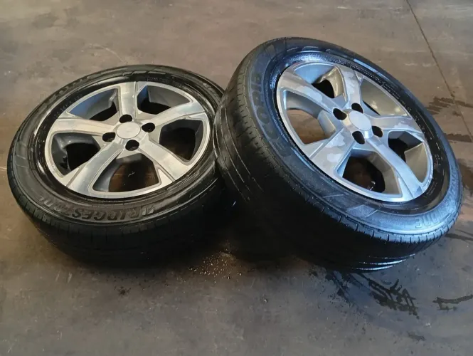 Jogo De Roda Com Pneu Chevrolet Onix Prisma Aro 15 Original 