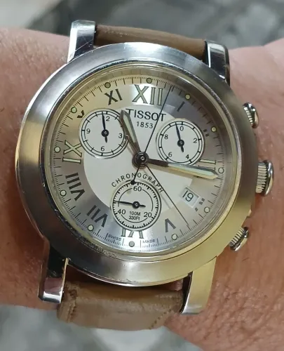 Relógio antigo original suíço TISSOT SWISS CHRONO QUARTZ, exemplar raro de coleção
