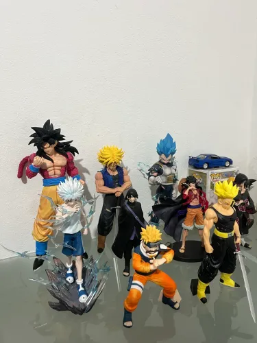 Action figures, funkos, bonsais e outros