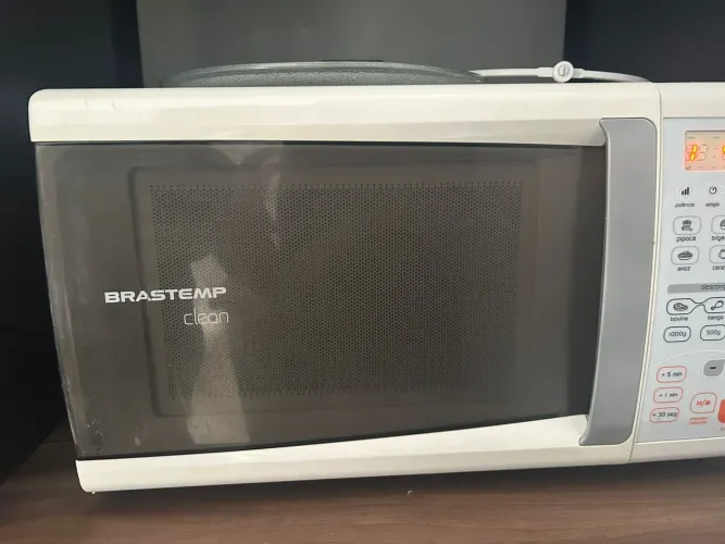 Vende-se Micro-ondas, Máquina de lavar louças, Pia de cozinha e Bebedouro Polar.