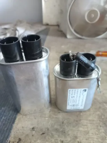 Capacitores para microondas