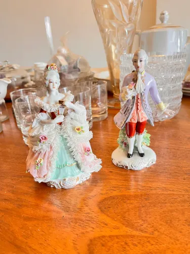 Casal porcelana Biscuit antigo Relíquia 