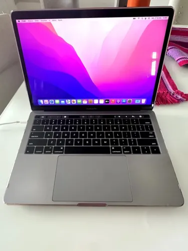 MacBook Pro 13 Touch Bar 2017 original - Perfeito estado | Caixa e carregador