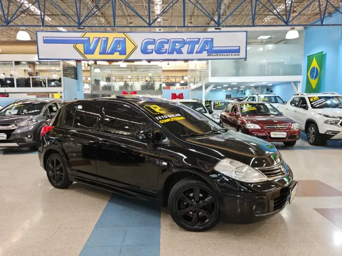Nissan Tiida SL 1.8/1.8 Flex 16V Mec. 2012