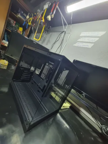 Gabinete Mancer CV450 em Excelente Estado