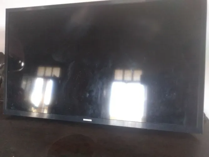 Tv Samsung 32 polegadas TELA QUEIMADA