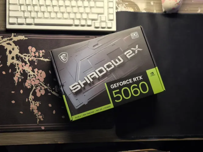 RTX 5060 - Placa de Vídeo MSI Shadow 2X GeForce RTX 5060 8gb