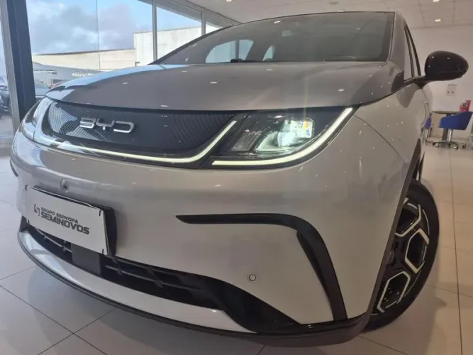 BYD Dolphin EV (Elétrico) 2025