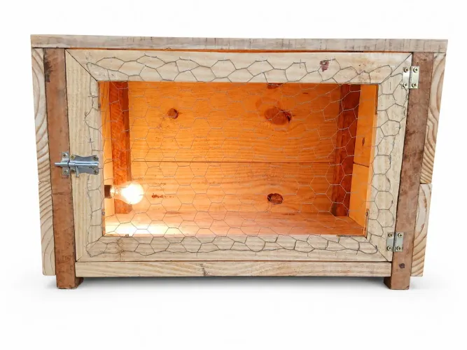 Pinteiro 70cm (C) X 50cm (L) x 50cm (A)