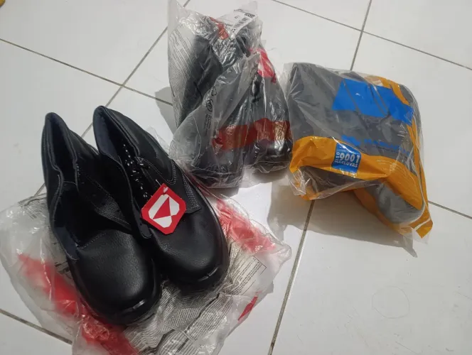 Bota Bracol (tamanhos 42, 43)