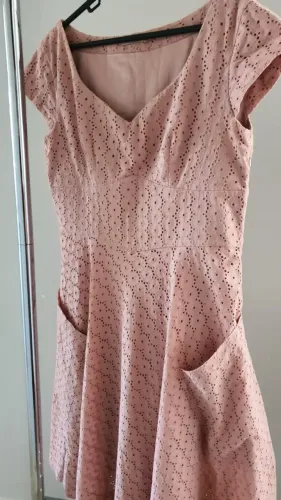 Vestido midi de laise rosa