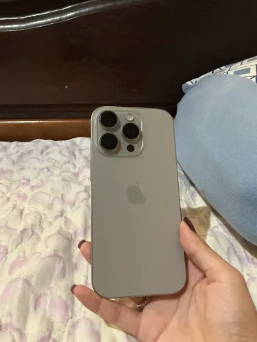 iPhone 16 Pro em ótimo estado 