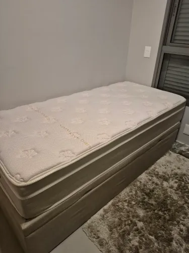 Cama box com baú e colchão/ solteiro