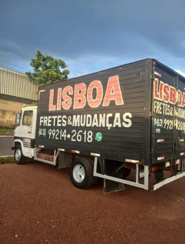 DISPONÍVEL PARA FRETES E MUDANÇAS