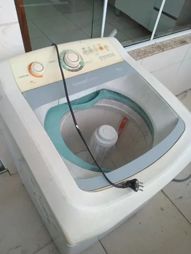 Máquina de lavar usada