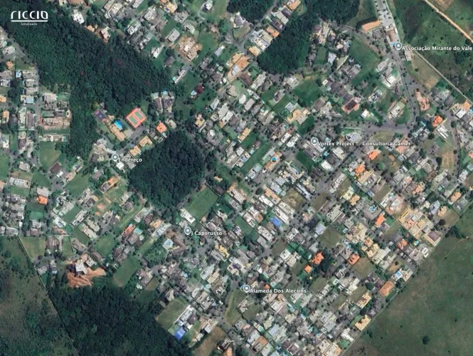 Lote em Condomínio Fechado com Vista Privilegiada - Terreno em Leve Aclive - 1.900 m² - Mi