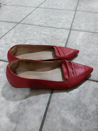Sapato Vermelho - Tamanho 37