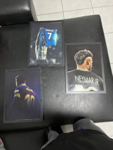 Quadros decorativos com moldura: Neymar, Cristiano Ronaldo e Messi