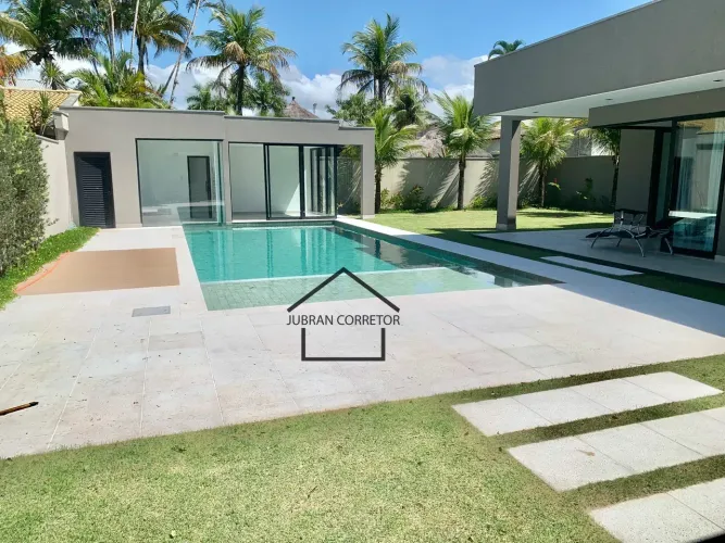 Residência de Alto Padrão à Venda no Condomínio Jardim Acapulco  Guarujá/SP