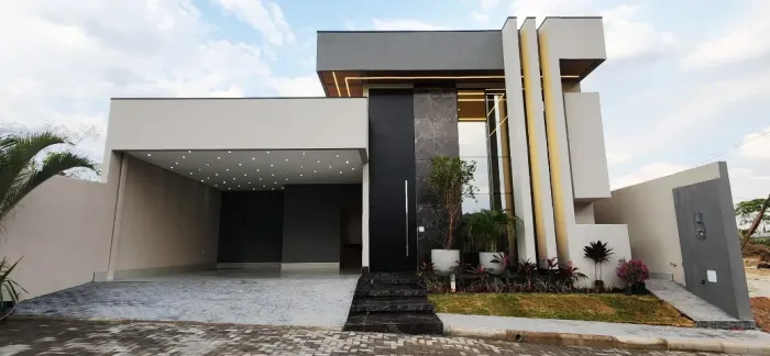 CASA NOVA, MODERNA, FINO ACABAMENTO