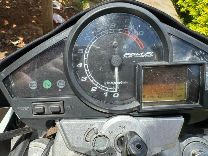 CB300 com ABS - Revisada. Tudo novo. Só pegar e andar.