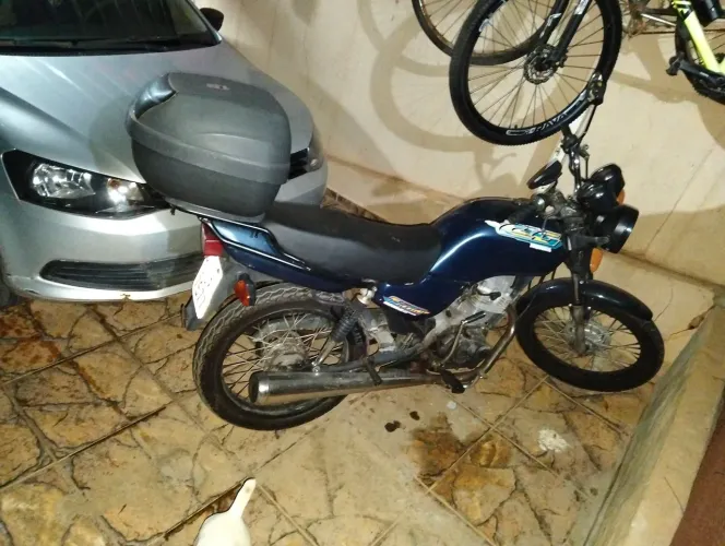 CG 125 com Bau