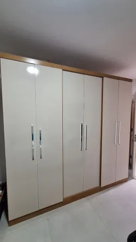 Guarda roupa 6 portas