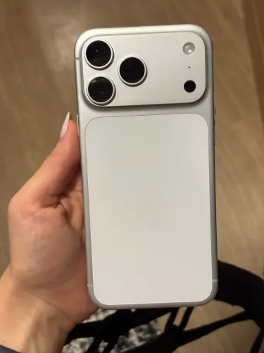 iPhone 17 pro max na cor silver, 256gb, 06 meses de garantia Apple