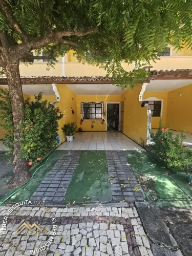 Casa Duplex em Condomínio Fechado  Conjunto Polar / Fortaleza-CE