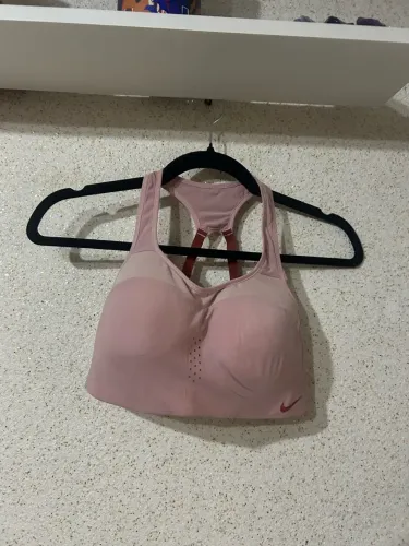Top de Ginástica Nike