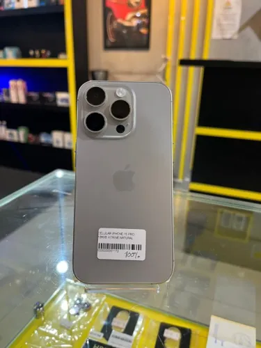 SEMI NOVO! iPhone 15 PRO 128GB com garantia na cor natural