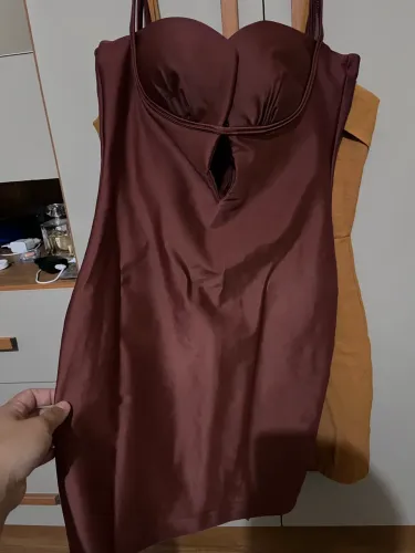 Vestido nunca usado(ideal para quem gosta de causar)ficou pequeno pra mim