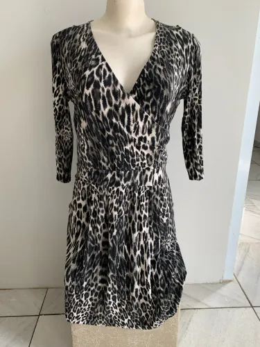 Vestido estampa animal print, tamanho G em malha 