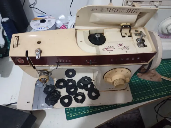 Máquina de costura Singer 