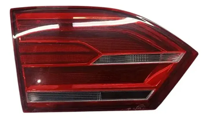 Lanterna Esquerda Tampa Traseira Vw Jetta Tsi 2014 2015 Esquerdo/motorista Vermelho